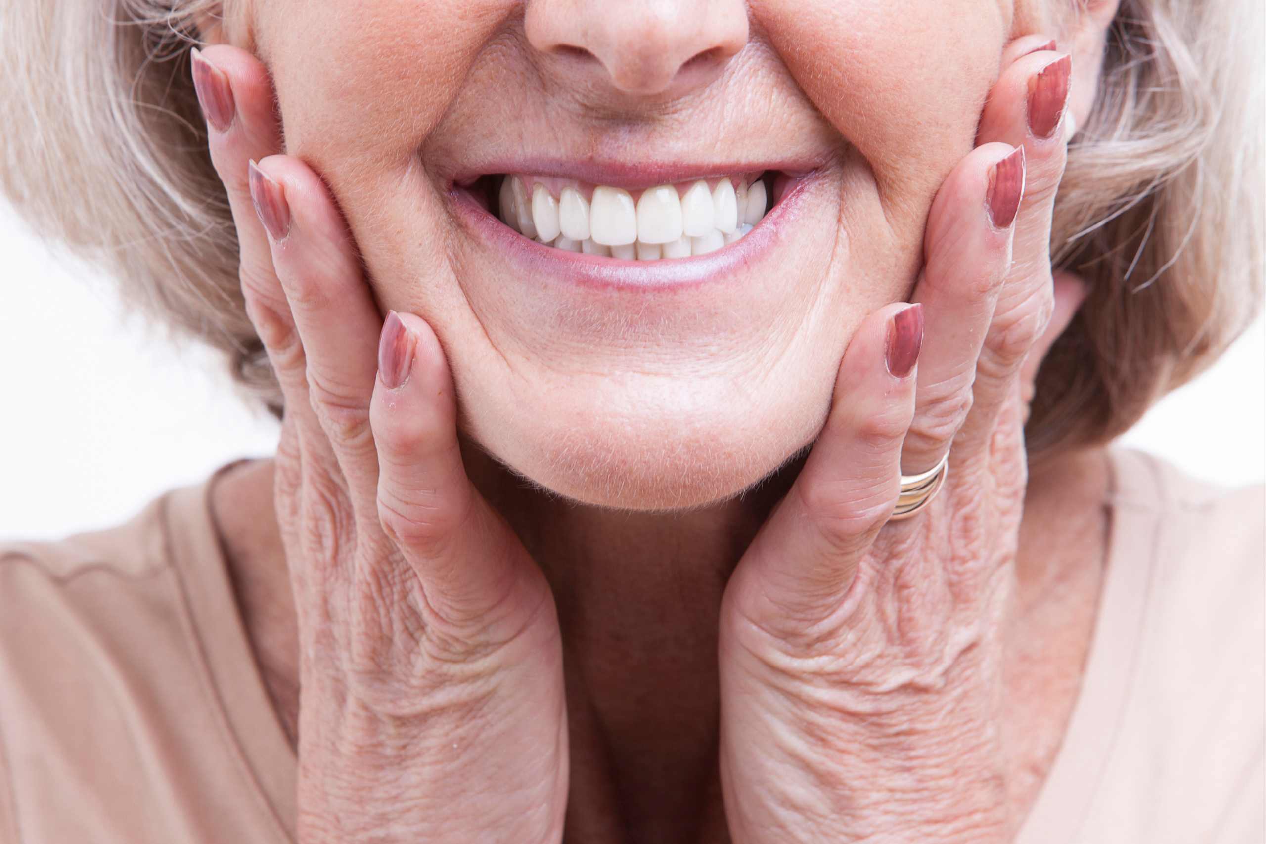 Cuidado dental personas mayores Clínica Dental Achútegui